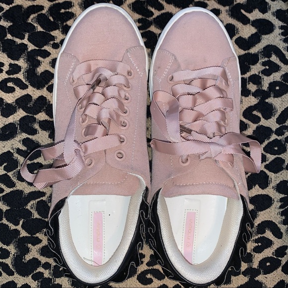 Italian Shoes - Picture 2 of 3